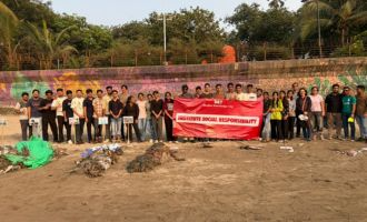 Beach cleanup at Mahim Beach